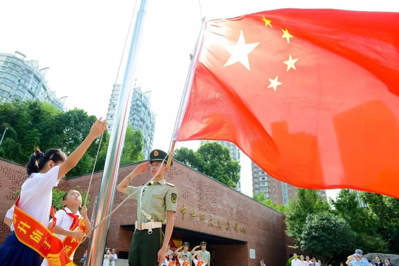 这座城号称“东方瑞士”，远超北上广，后来被搬空，沦为三线城市